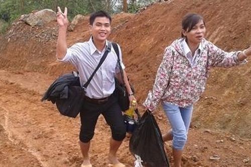 Đến từng thôn, bản vận động học sinh trở lại trường