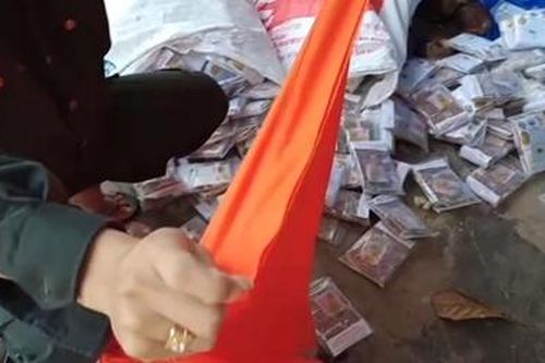 Bỏ chạy vứt lại số hàng lậu trị giá 40 triệu đồng