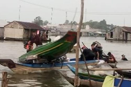 Khởi tố 5 đối tượng cướp lại hàng lậu