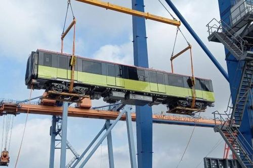 Đoàn tàu thứ ba tuyến metro Nhổn-ga Hà Nội về tới Việt Nam