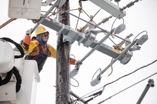 Là siêu cường điện lực, vì sao Texas vẫn thất thủ trước bão tuyết?