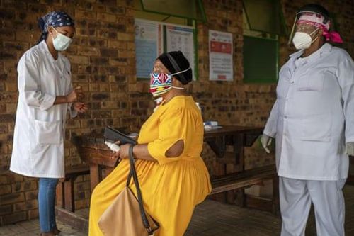 Biến chủng nCoV từ Nam Phi có thể giảm 70% kháng thể do vaccine tạo ra