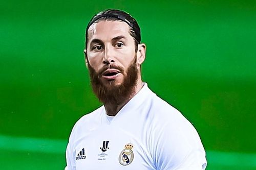 Cậu bé sợ bị Ramos xoạc gãy chân