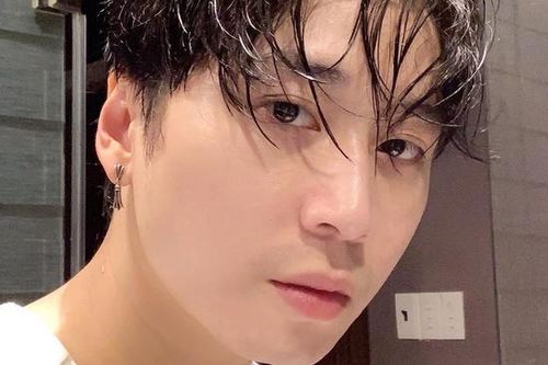 Karik hết ăn chơi?