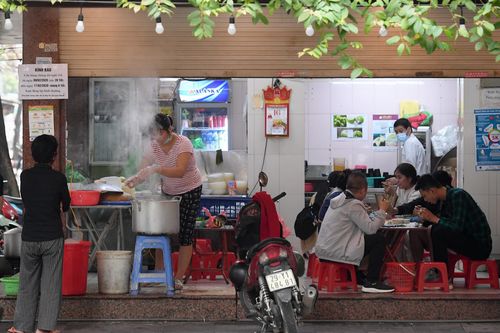 Hà Nội sẽ nới lỏng các điều kiện kinh doanh, giãn cách xã hội