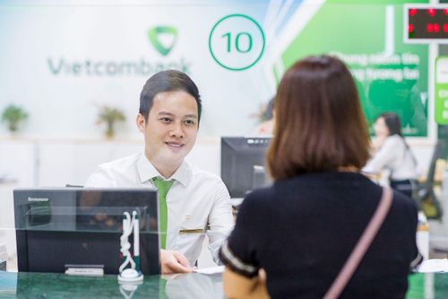 Vietcombank tiếp tục 'cắt' lãi hỗ trợ khách hàng bị ảnh hưởng do COVID-19