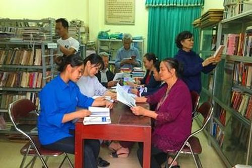 Thu hút già, trẻ cùng ham đọc sách