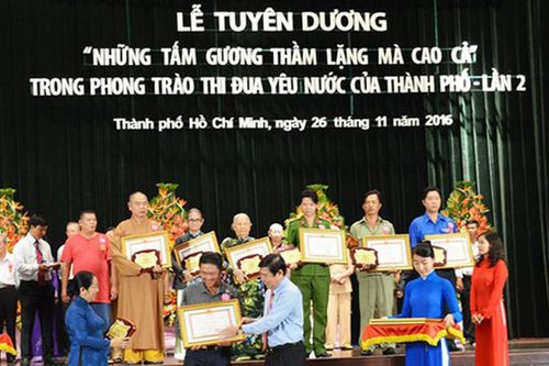 Tuyên dương 'Những tấm gương thầm lặng mà cao cả'