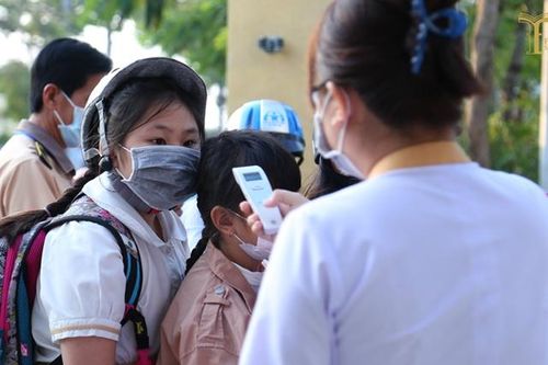 Học sinh, sinh viên Đồng Tháp trở lại trường học tiếp sau Tết