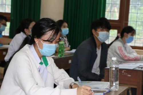 Gần 4.000 học sinh Đắk Nông vắng mặt trong buổi đầu trở lại trường