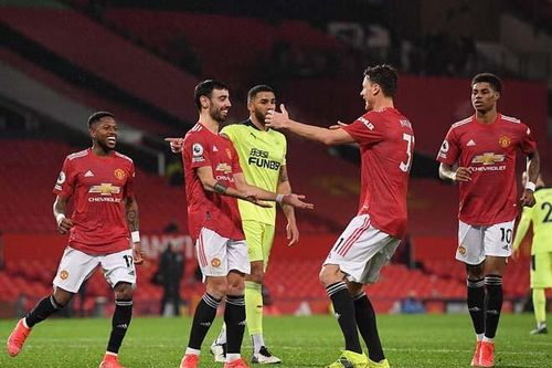 Ngôi sao M.U lập kỷ lục khó tin, xếp ngang Messi
