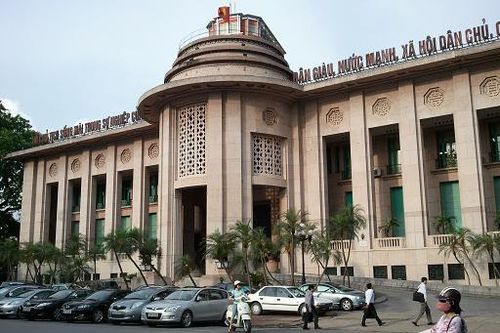 Tiền đang chảy ngược về Ngân hàng Nhà nước lãi suất tiếp tục giảm
