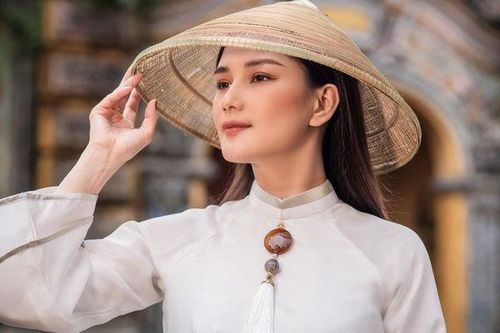 MC Huyền Châu VTV chia sẻ sống hạnh phúc có ý nghĩa