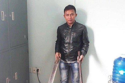 Nhóm đối tượng mang hung khí đánh người trên xe khách ra trình diện