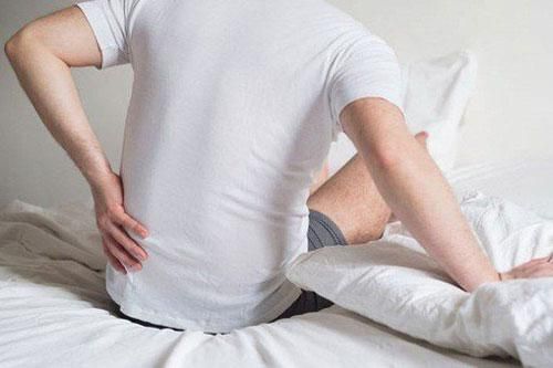 Đau lưng - dấu hiệu cảnh báo 4 bệnh ung thư nguy hiểm