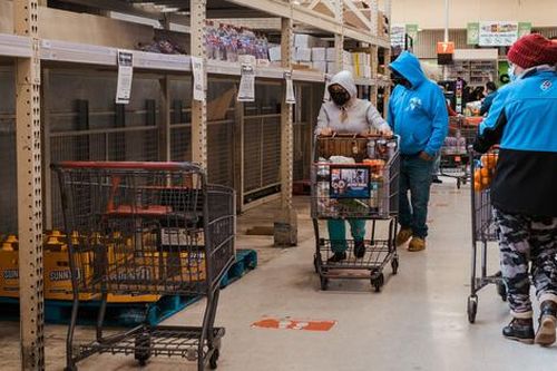 Người Việt tại Texas chia sẻ, giúp nhau chống chọi với bão tuyết kỷ lục