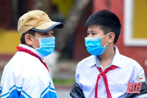 Học sinh xứ Thanh trở lại trường học sau thời gian nghỉ phòng, chống dịch COVID-19