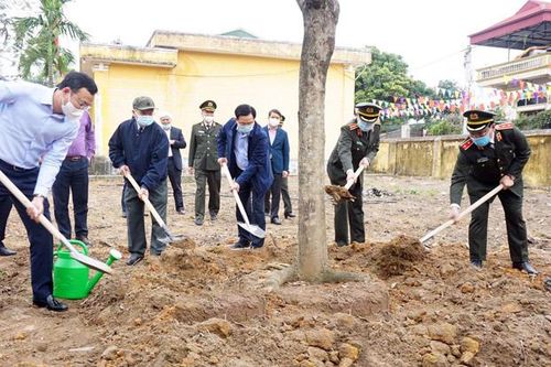 Công an Hà Nội đặt mục tiêu trồng 3.000 cây xanh trong năm 2021