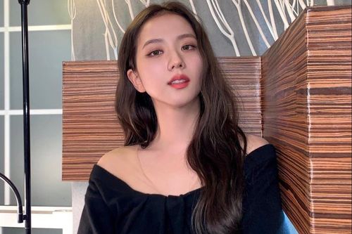 Dàn mỹ nhân Hàn chuộng mặc áo trễ vai xuyên thấu