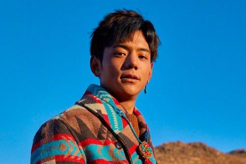 Chàng trai chăn bò người Tây Tạng lên tiếng về tin làm trai bao