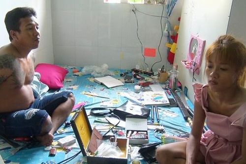 Được tại ngoại nuôi con nhỏ, nữ quái rủ nhân tình đi bán ma túy