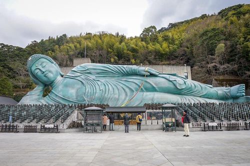 Ngôi chùa có tượng Phật bằng đồng lớn nhất thế giới