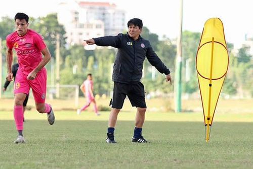HLV Vũ Tiến Thành không đủ cho tham vọng của Sài Gòn FC