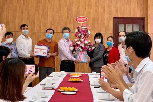 Tri ân đoàn công tác Viện Vệ sinh dịch tễ Tây Nguyên