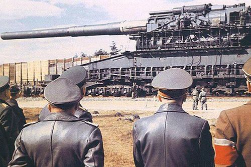 'Mổ xẻ' siêu vũ khí đối đầu quân đồng minh của trùm phát xít Hitler