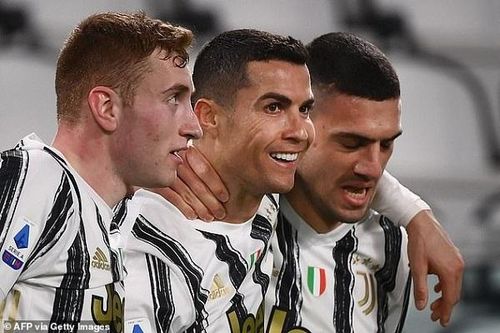 C.Ronaldo tiến sát kỷ lục của Ibrahimovic, Real Madrid 'mạnh tay'