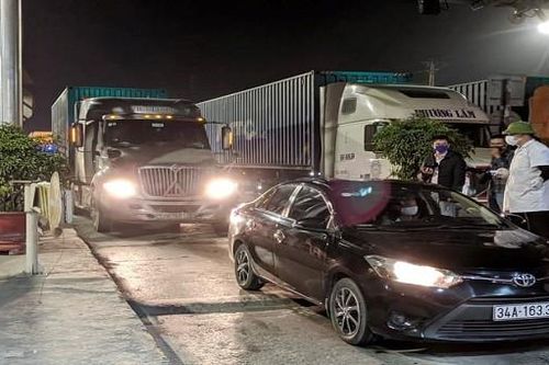 Doanh nghiệp 'đỏ mắt'… ngóng nguyên liệu sản xuất