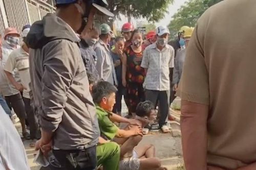 Chém cảnh sát, kẻ nghiện bị khởi tố 2 tội danh