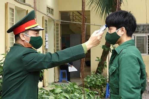 Hơn 4.000 tân binh Thủ đô xét nghiệm Covid-19 trước ngày giao quân