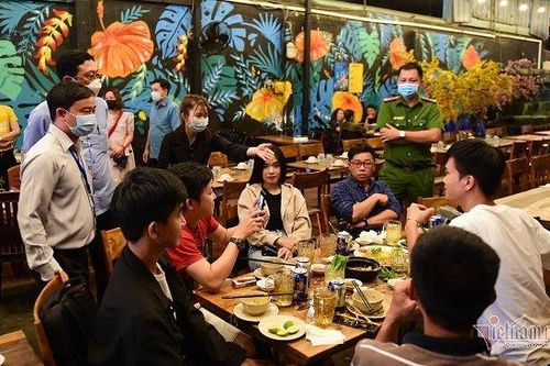 TP.HCM: Lấy mẫu tầm soát ngẫu nhiên cơ sở kinh doanh ăn uống từ 22/2