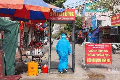 Một ngày, một xã tại Cẩm Giàng xử phạt 15 trường hợp vi phạm phòng chống dịch