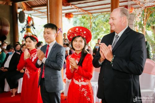 Lễ hằng thuận của 2 chị em gái tại ngôi chùa cổ ở xứ Nghệ