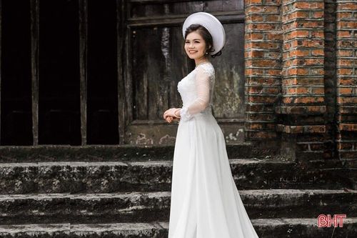Hơn 1.000 bức ảnh phụ nữ Hà Tĩnh tham gia Cuộc thi 'Duyên dáng áo dài qua ảnh'