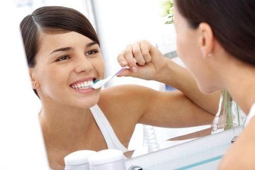 Sai lầm nghiêm trọng khi đánh răng rất nhiều chị em đang mắc phải