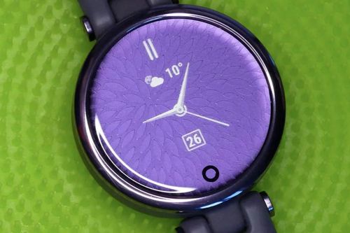 Garmin ra mắt đồng hồ thông minh cho phái đẹp Lily tại VN