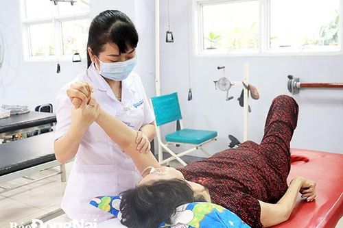 Khoảng 10,5% bệnh nhân phục hồi chức năng hồi phục hoàn toàn