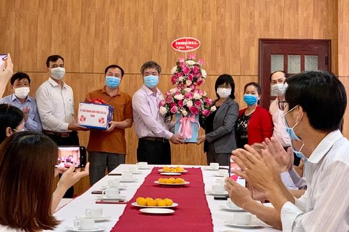Phó Chủ tịch UBND tỉnh Nguyễn Thị Thanh Lịch gặp mặt, tri ân đoàn công tác Viện Vệ sinh dịch tễ Tây Nguyên