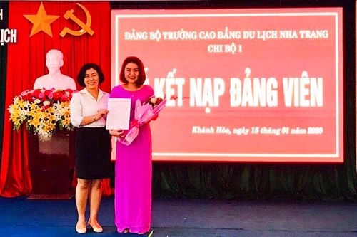 Đảng bộ Khối các cơ quan tỉnh Khánh Hòa: Chú trọng công tác phát triển Đảng