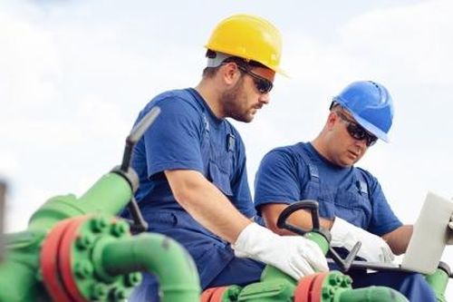 Goldman Sachs dự báo giá dầu mỏ sớm vượt 75 USD