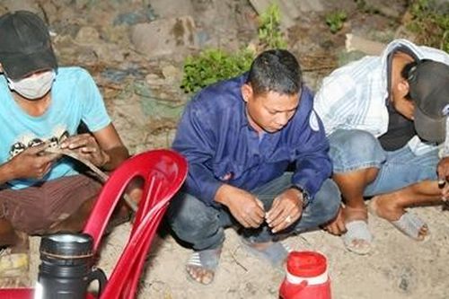 Bắt quả tang vụ khai thác đất mặt trái phép ở Sóc Trăng