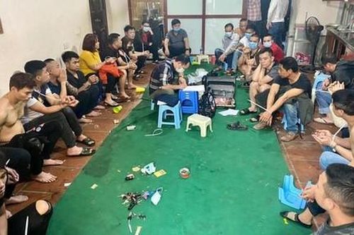 Triệt phá ổ cờ bạc với nhiều đối tượng mang tiền án, tiền sự