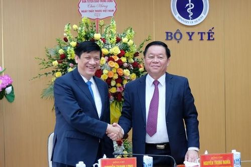 'Cán bộ y tế không ngại hiểm nguy đến tuyến đầu chống dịch COVID-19 là hành động đầy tính nhân văn'