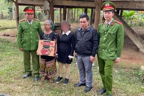 Nước mắt ngày trở về của những người phụ nữ bị lừa bán