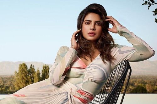 Cách Hoa hậu Thế giới Priyanka Chopra xoay chuyển cuộc đời
