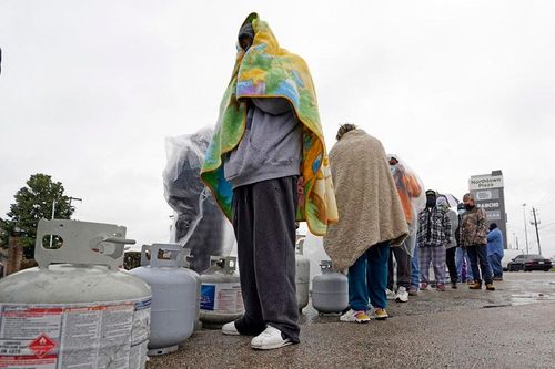 Thảm họa bão tuyết giữa sa mạc Texas