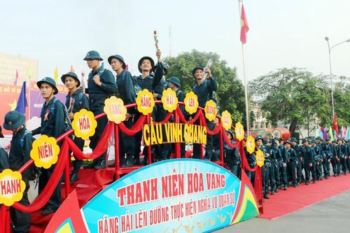 Tự hào tiếp bước cha anh